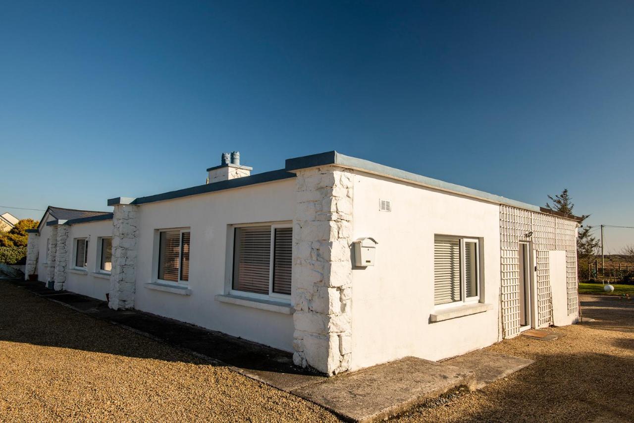 Beachcomber Cottages Ballyconneely Exterior photo